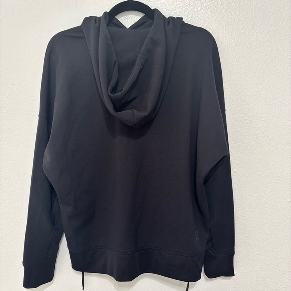 On Cloud Running Hoodie in Black - Picture 9 of 14